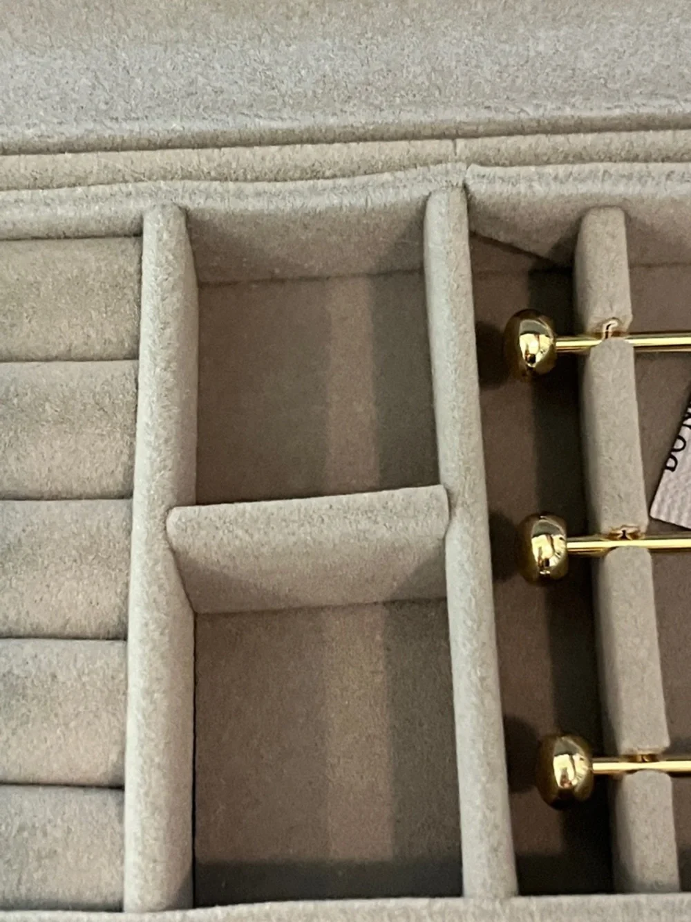 Pandora Pink and Gray Jewelry Organizer Case with Gold Accents - Picture 8 of 10